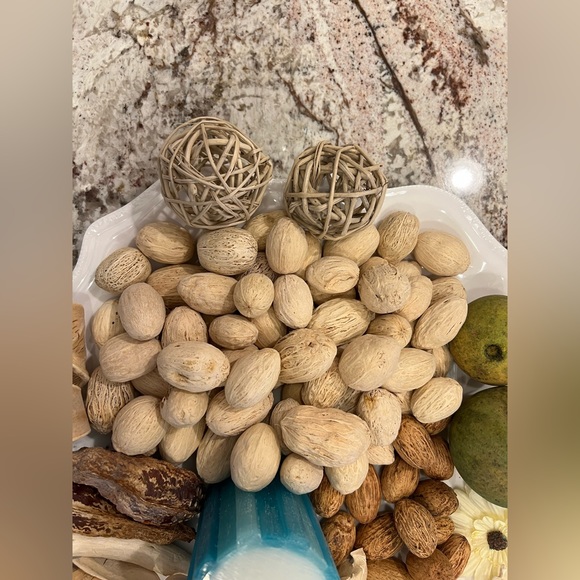 Vase and bowl filler and candle. - Picture 4 of 6